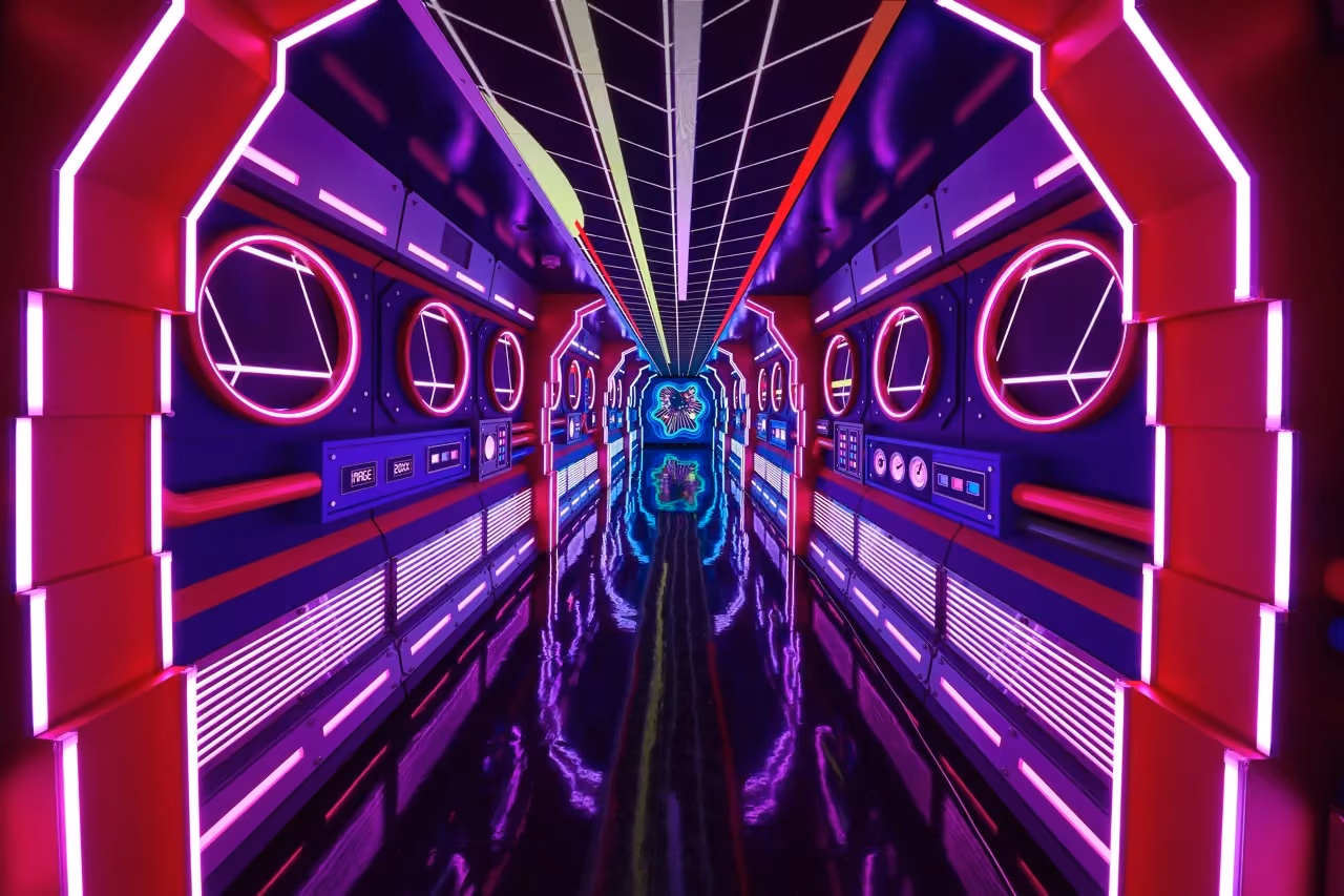 Car 1 "Future Bird" at Future Train