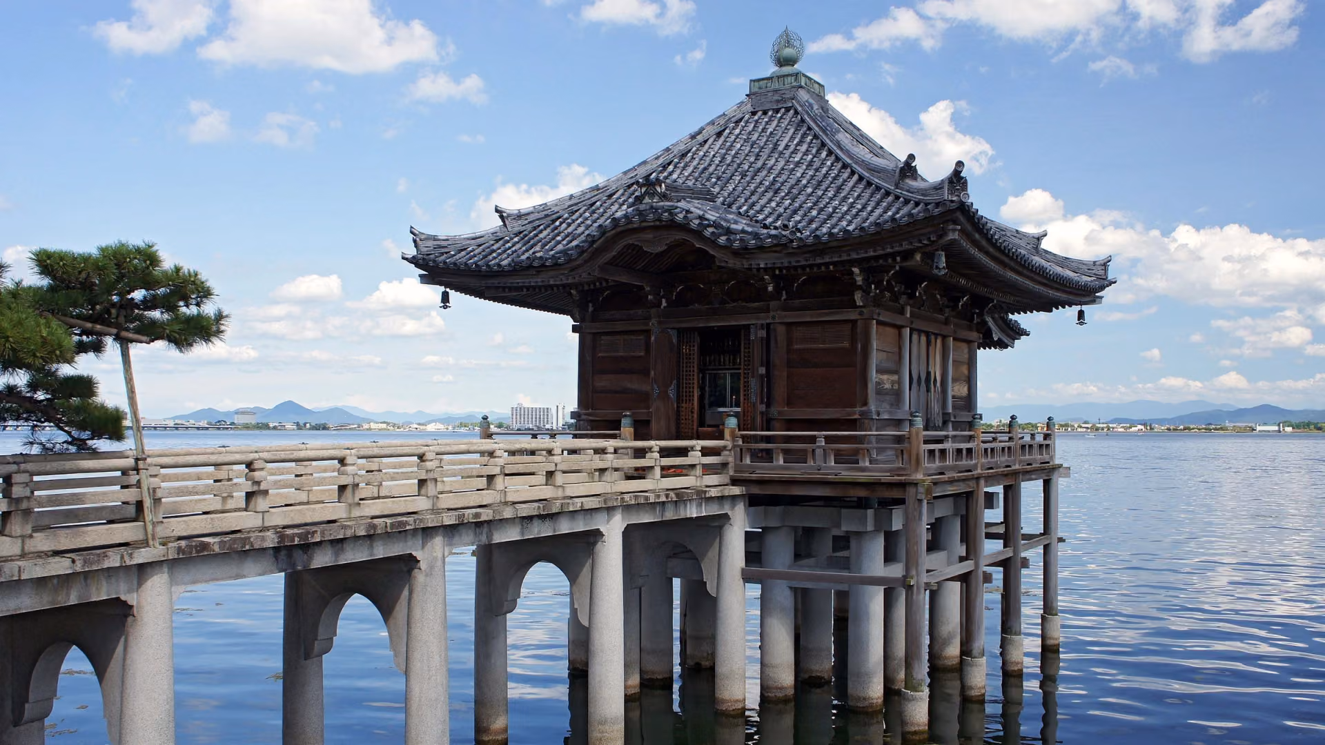 Mangetsu-ji Temple in Otsu