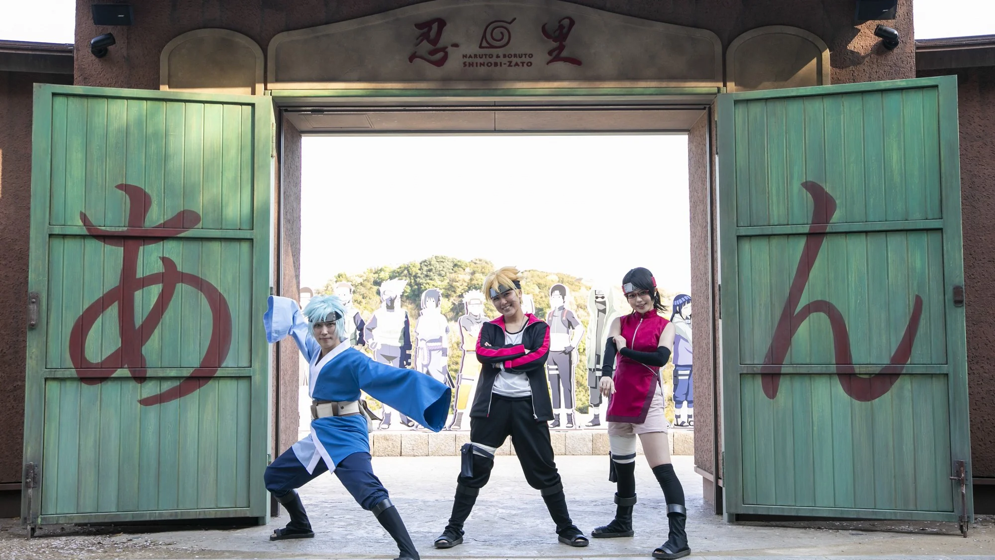Mitsuki, Boruto, and Sarada appear at the “NARUTO & BORUTO Shinobi-zato” attraction in Nijigen no Mori.