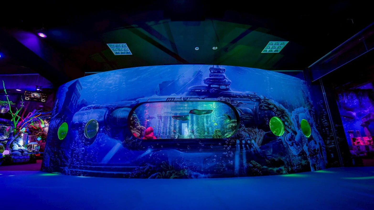 “Deep Submarine” at Planet Aqua Port – UNDER WATER SPACE, Hirakata Park