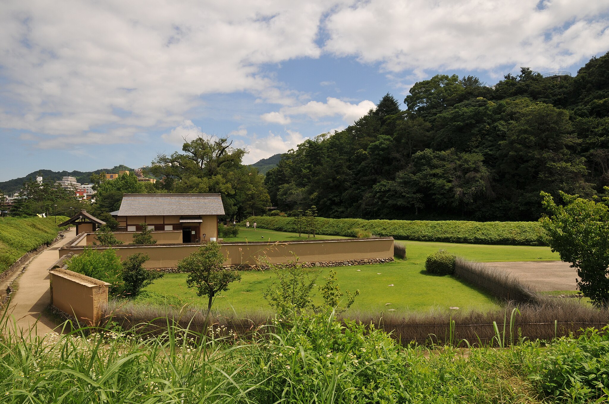 Yuzuki Castle Ruins | Hey Japan!